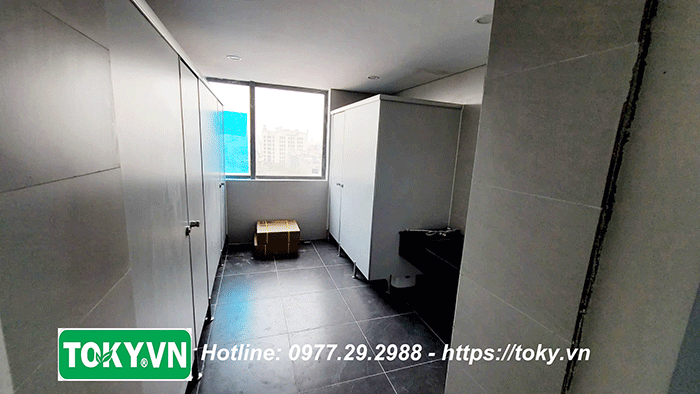 400m2 vách ngăn vệ sinh cho tòa nhà BIDV 545 Nguyễn Văn Cừ