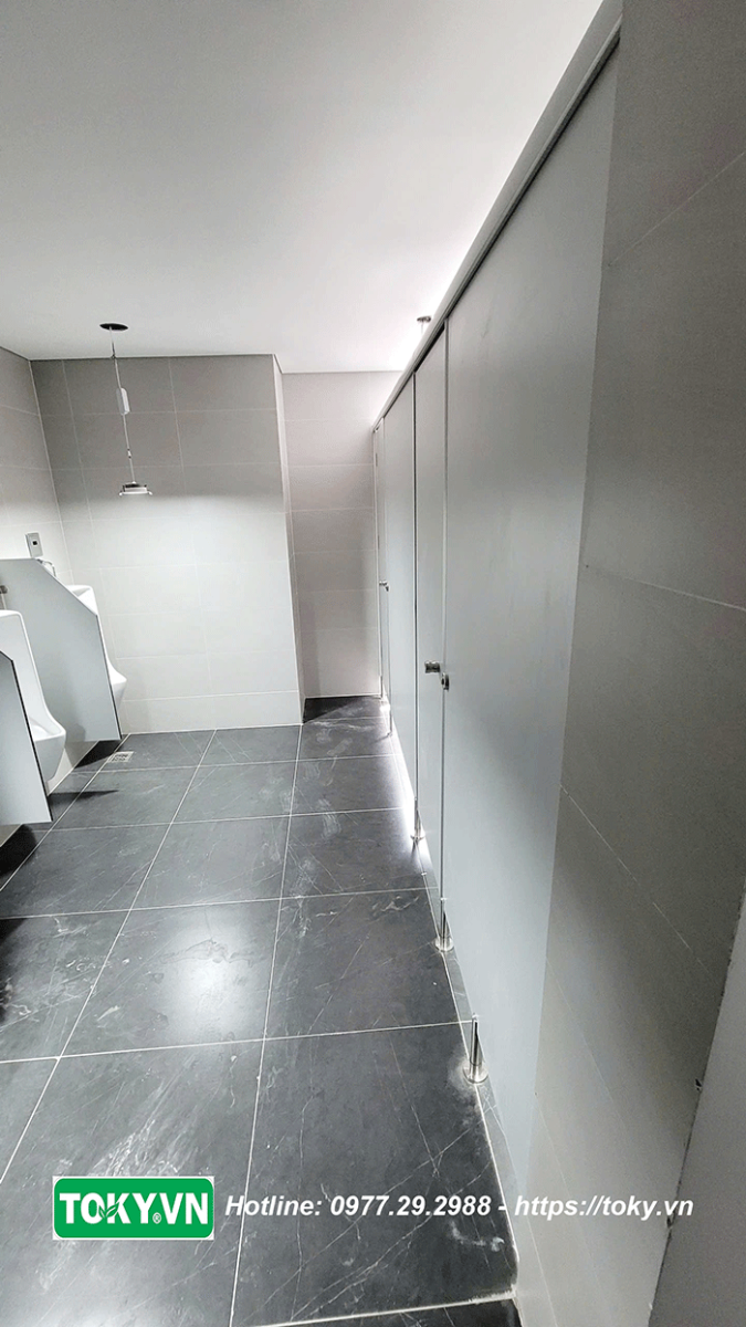 400m2 vách ngăn vệ sinh cho tòa nhà BIDV 545 Nguyễn Văn Cừ