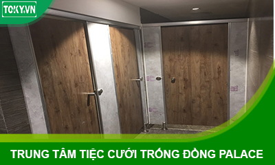 Vách ngăn vệ sinh tại Trung tâm tiệc cưới Trống Đồng Palace