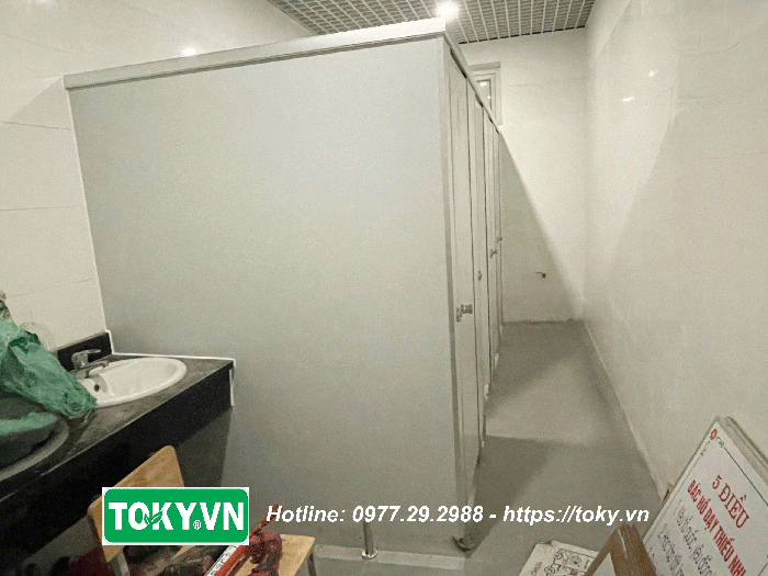 Giải pháp vách ngăn vệ sinh Trường THCS Đông Dư