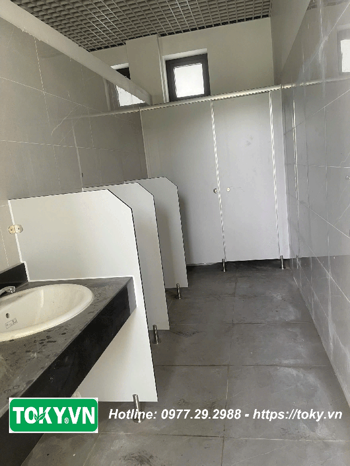 Giải pháp vách ngăn vệ sinh Trường THCS Đông Dư
