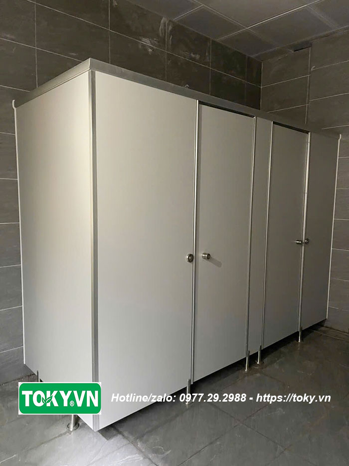 Hình ảnh vách ngăn vệ sinh compact tại Đại học Thủy Lợi