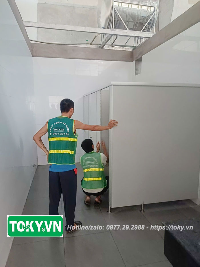 Hoàn thiện 300m2 vách ngăn vệ sinh cho nhà máy công ty Phú Thành An