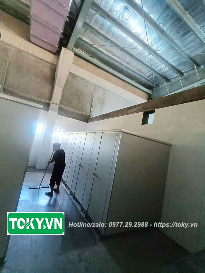 Hoàn thiện 300m2 vách ngăn vệ sinh cho nhà máy công ty Phú Thành An