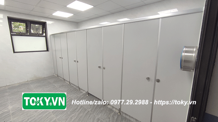 Lắp đặt 700m2 vách ngăn vệ sinh trường Phổ Thông Quốc Tế Việt Nam