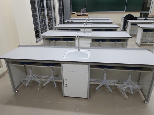 Cung cấp mặt bàn thí nghiệm compact Trường THCS Chu Văn An