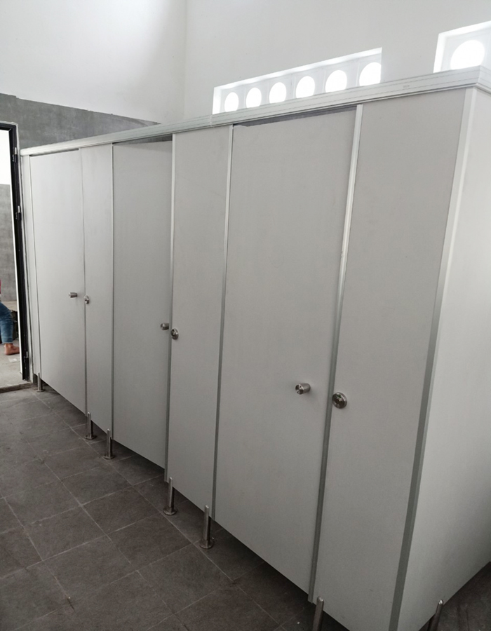 Vách ngăn khu vệ sinh compact trường tiểu học Triệu Đề