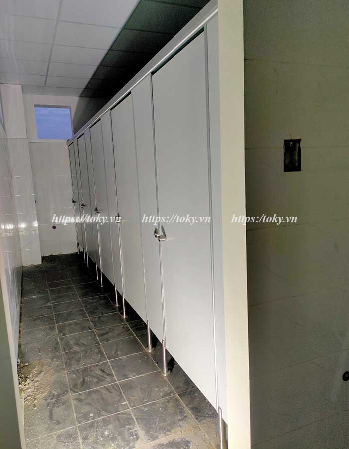 150m2 vách ngăn vệ sinh compact cho trường THCS Yên Định