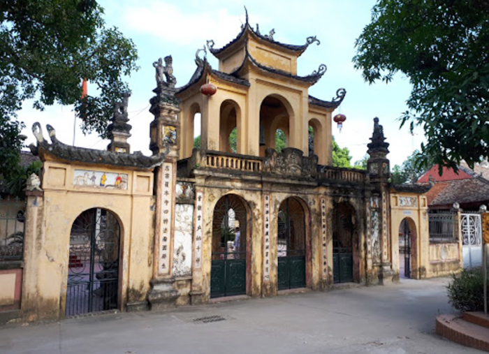 Vách ngăn vệ sinh compact tại chùa Khê Tang - Trì Bồng