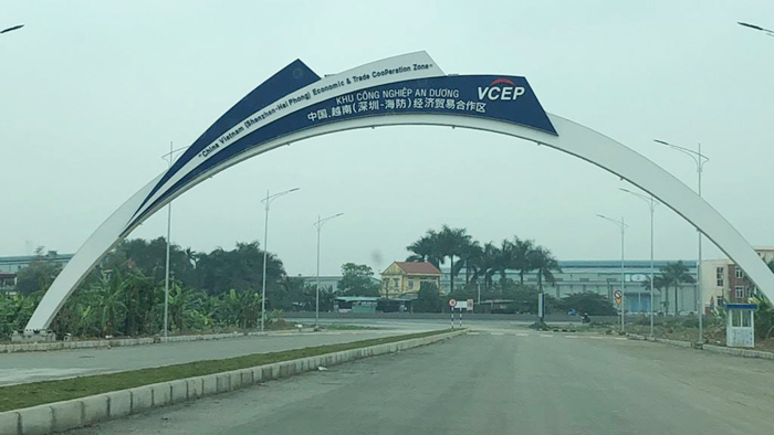 Vách ngăn vệ sinh compact tại KCN VCEP Hải Phòng
