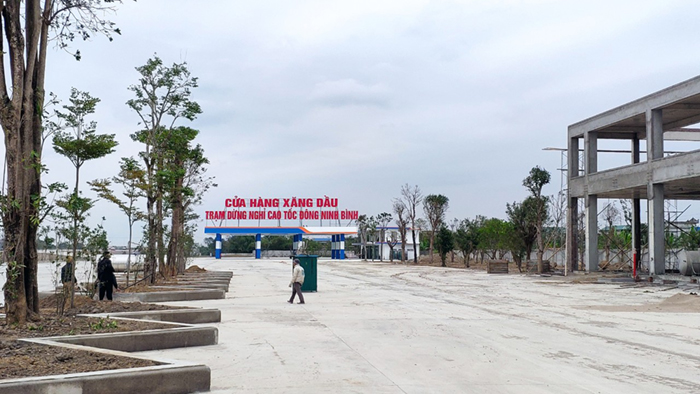 Vách ngăn vệ sinh hpl trạm dừng nghỉ cao tốc Đông Ninh Bình