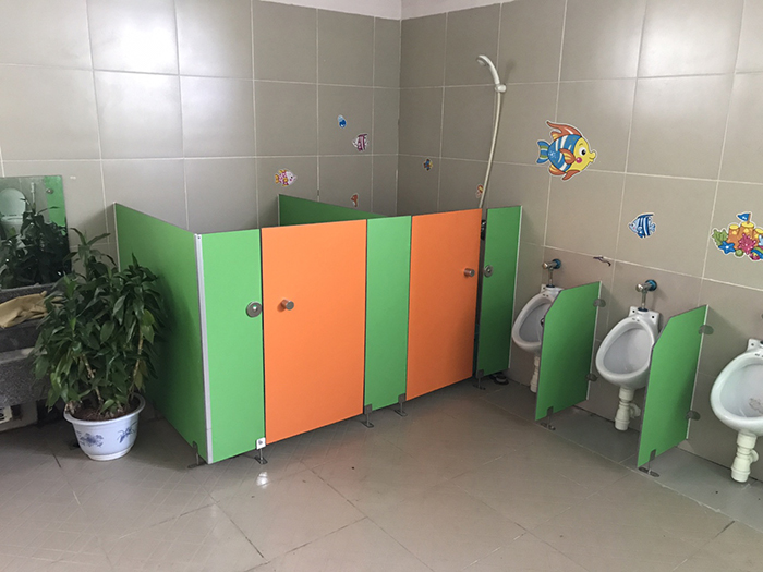 Vách ngăn nhà vệ sinh cho trường tiểu học khu đô thị Sài Đồng