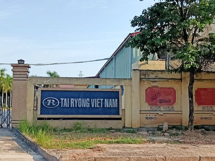 Lắp đặt vách vệ sinh compact tại cty TAI RYONG Việt Nam