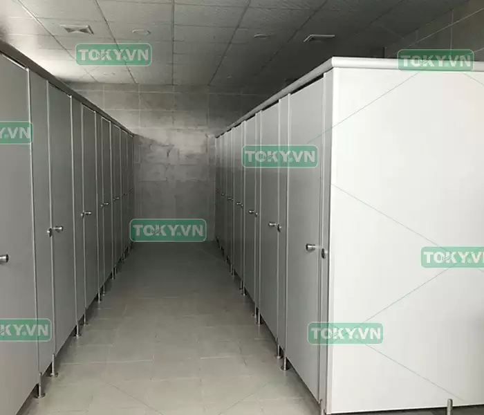 Giải pháp vách ngăn khu vệ sinh thay thế hoàn toàn tường xây 7 Chi phí thi công vách ngăn khu vệ sinh phụ thuộc vào những gì?
