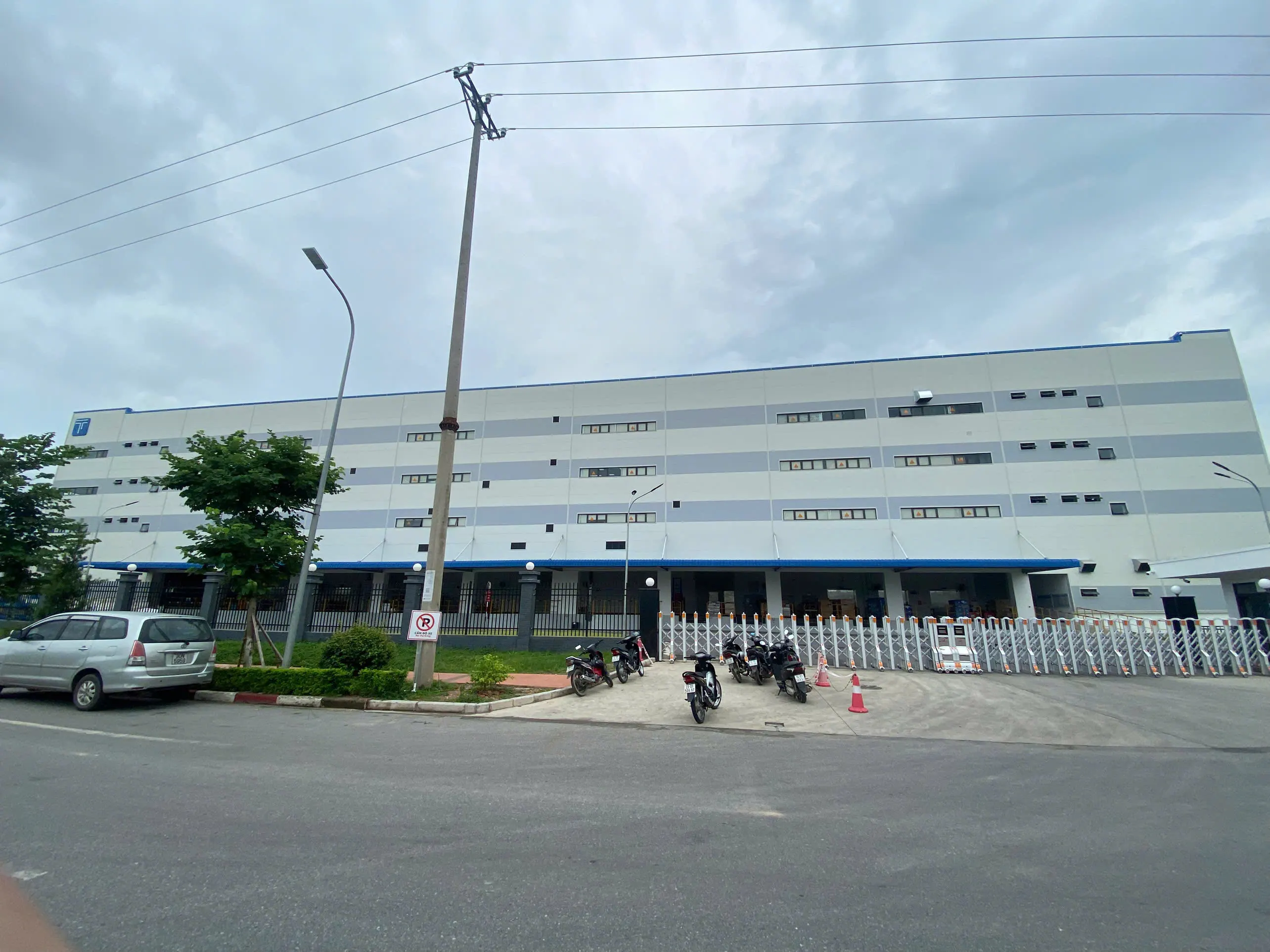 Dự án thi công vách ngăn vệ sinh tại Nhà máy TCL Tonly Việt Nam – Quảng Ninh