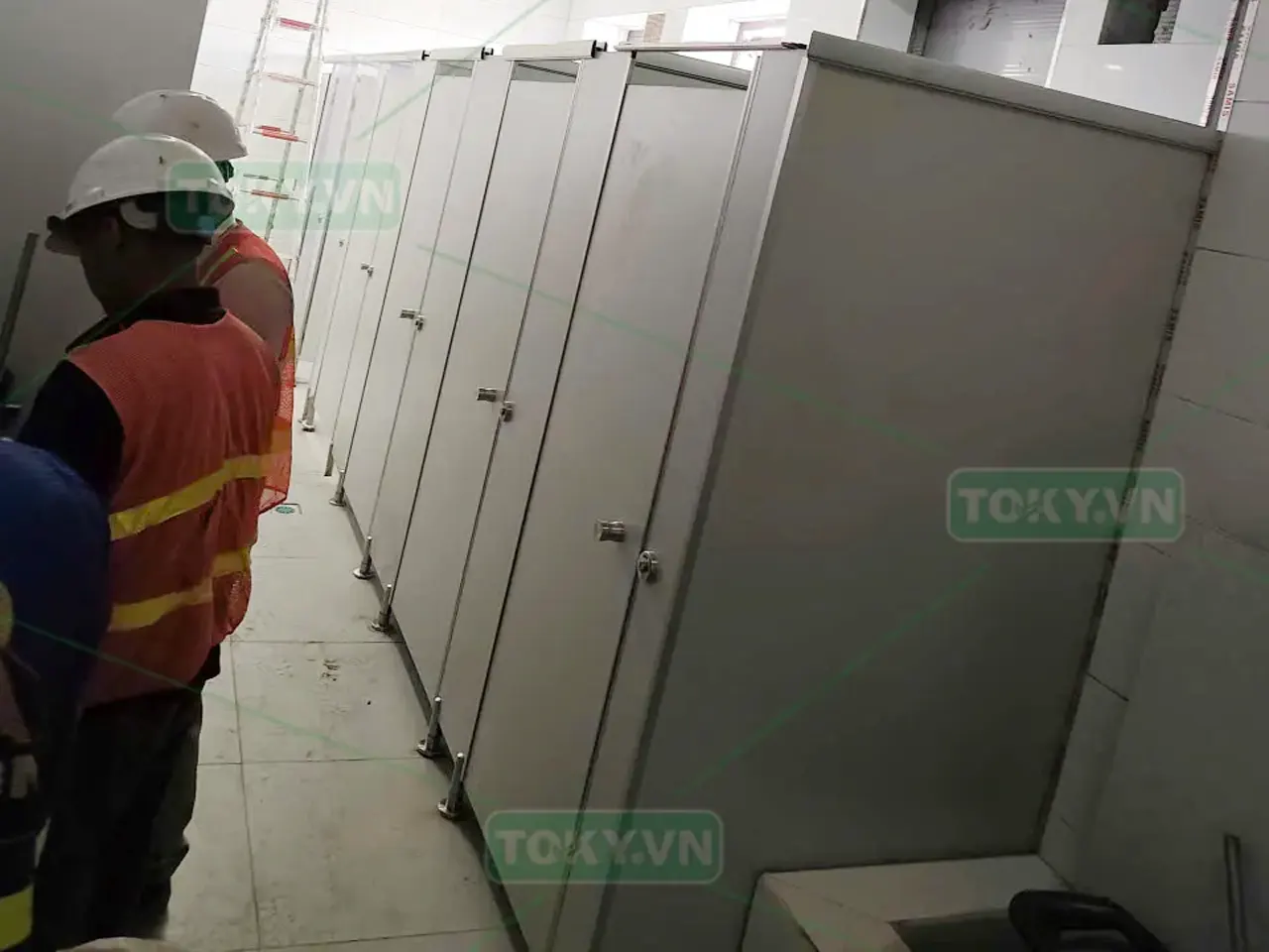 Dự án thi công vách ngăn vệ sinh tại Nhà máy TCL Tonly Việt Nam – Quảng Ninh