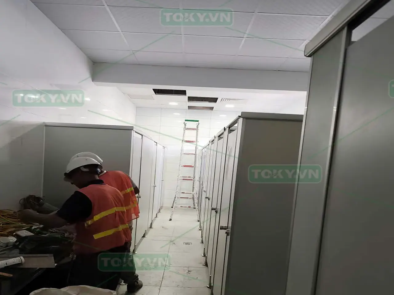 Dự án thi công vách ngăn vệ sinh tại Nhà máy TCL Tonly Việt Nam – Quảng Ninh
