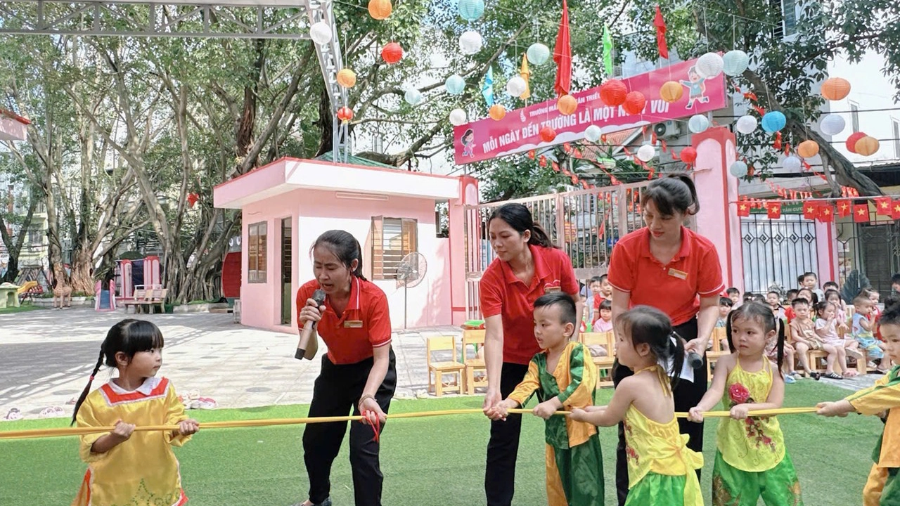 Dự án thi công vách ngăn vệ sinh Trường Mầm Non Tân Triều