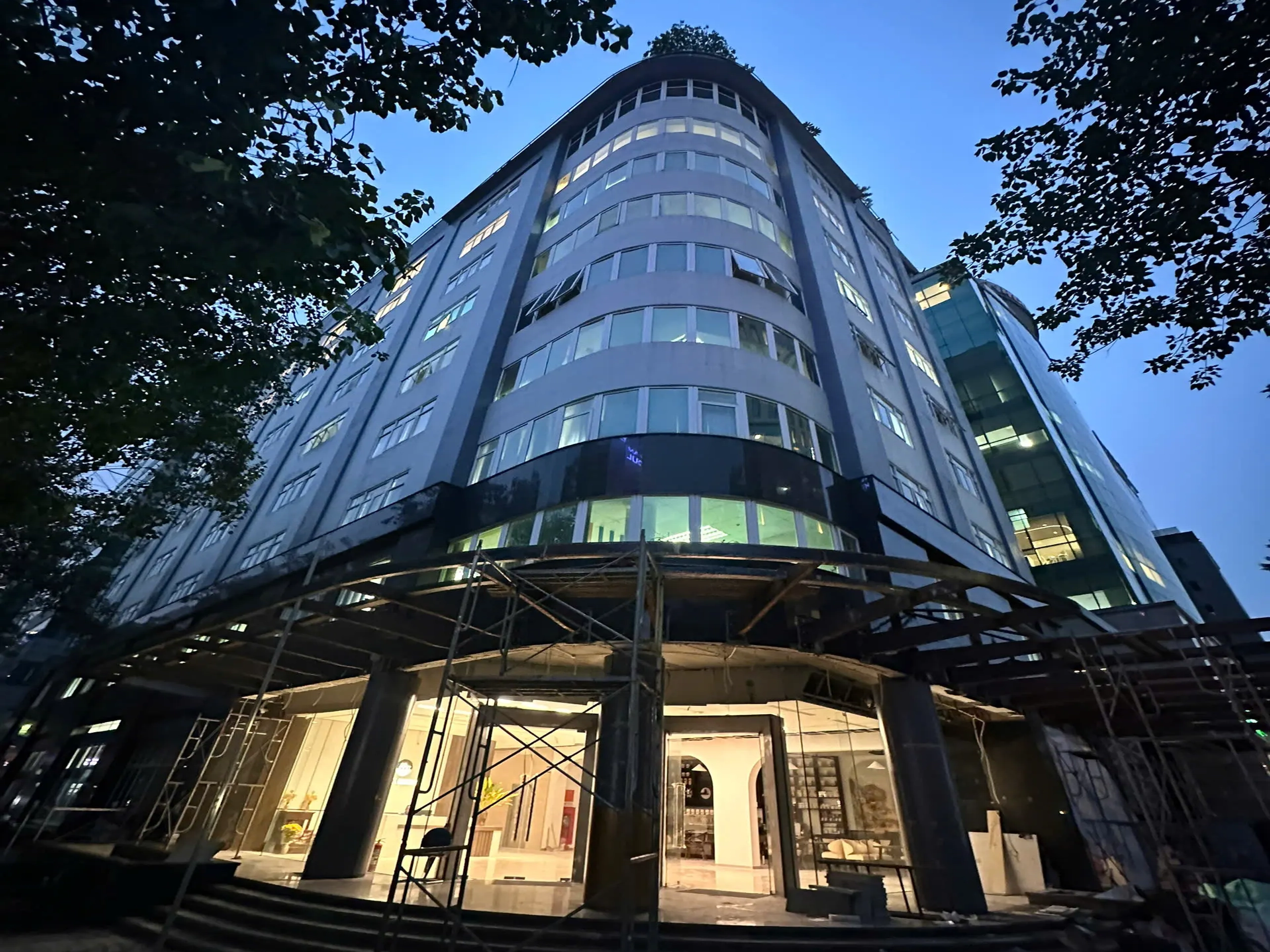 Dự án vách ngăn vệ sinh tại Tòa nhà Intracom Building – 82 Dịch Vọng Hậu