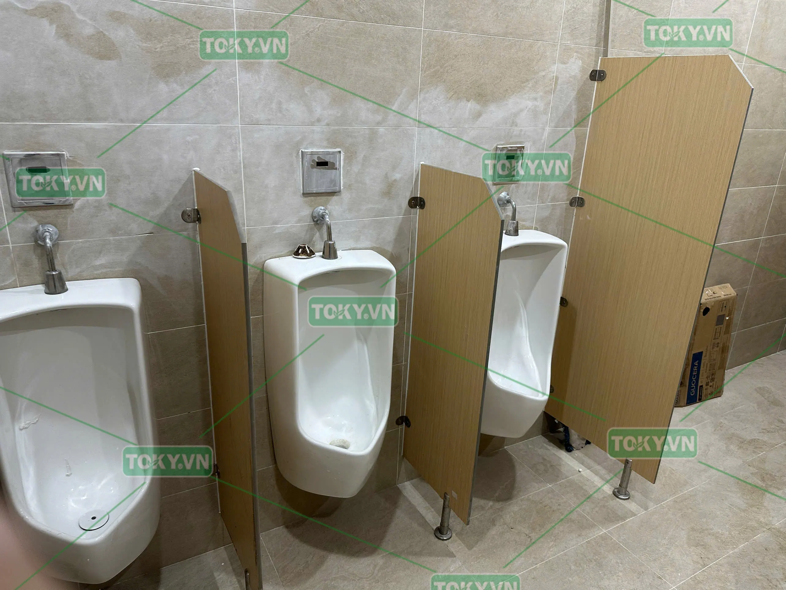Dự án vách ngăn vệ sinh tại Tòa nhà Intracom Building – 82 Dịch Vọng Hậu
