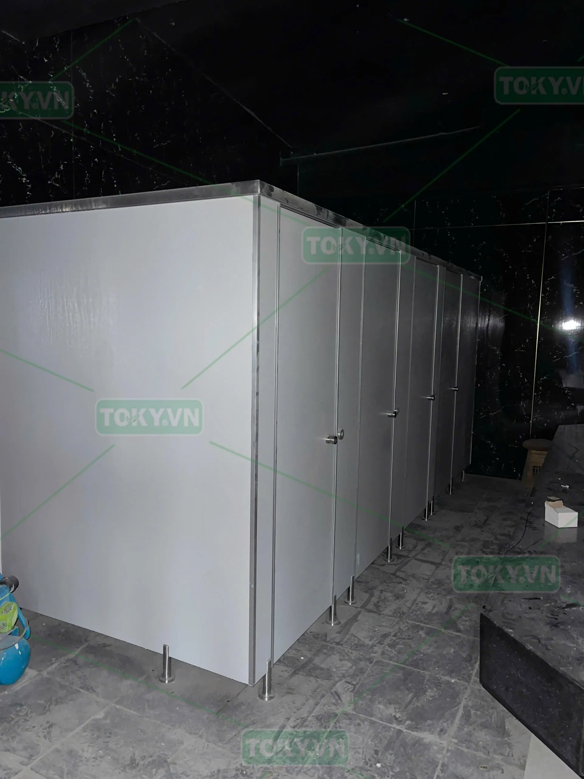 Dự án 300m2 vách ngăn vệ sinh cho Trung tâm tiệc cưới Cung Xuân