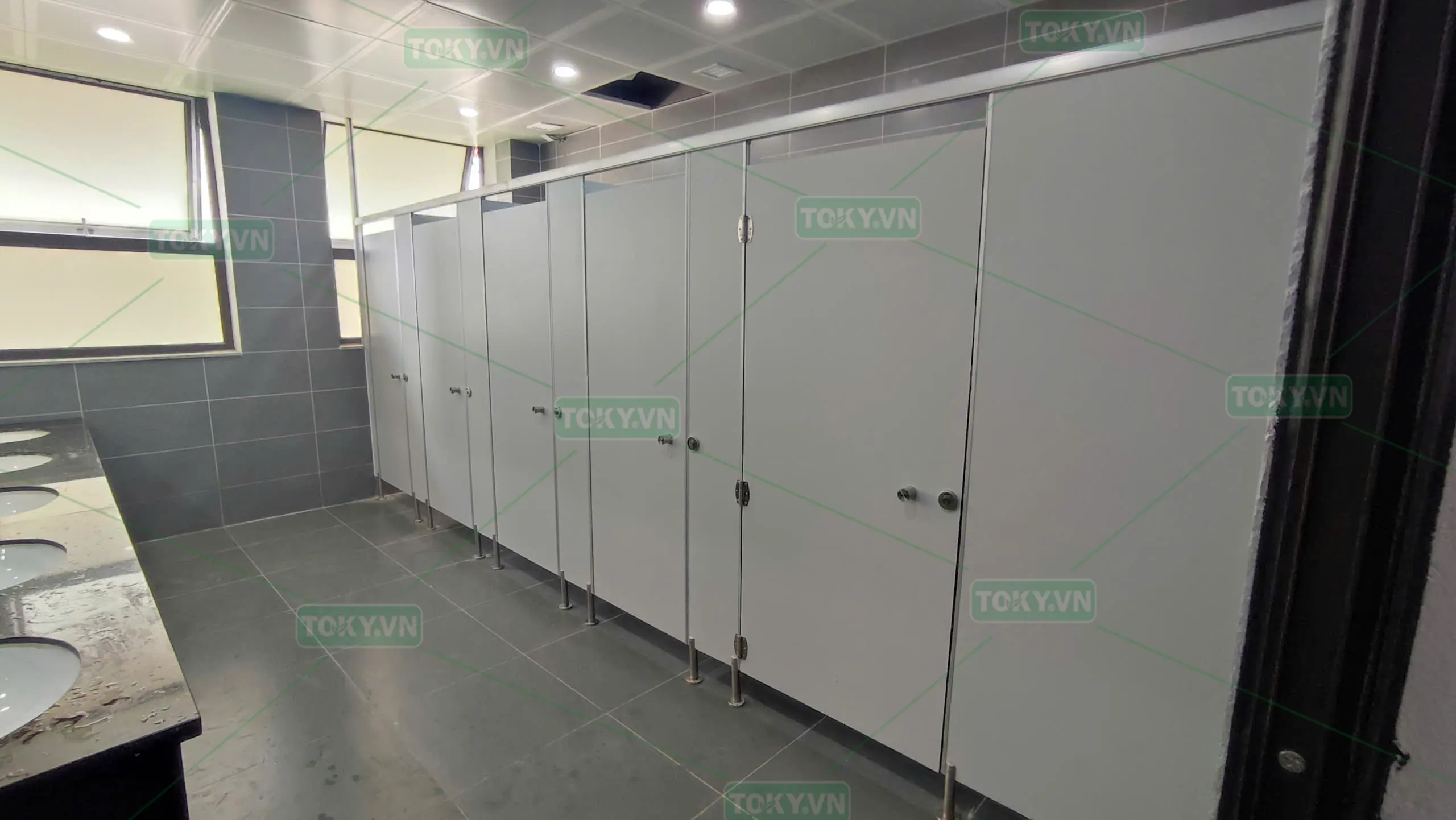 Dự án vách ngăn vệ sinh cho Trường THCS Đào Duy Tùng