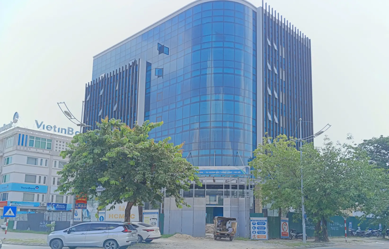 TOKY hoàn thiện vách ngăn vệ sinh Trụ sở Ngân hàng VietinBank – Chi nhánh Bắc Thăng Long
