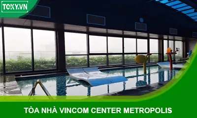 Vách ngăn nhà vệ sinh Compact tại Tòa nhà Vincom Center Metropolis