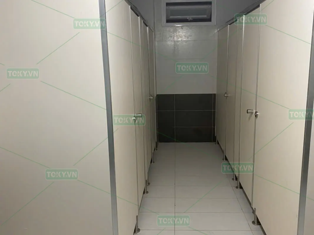 150m2 Vách ngăn vệ sinh cho Nhà thi đấu xã Thuận An – Gia Lâm