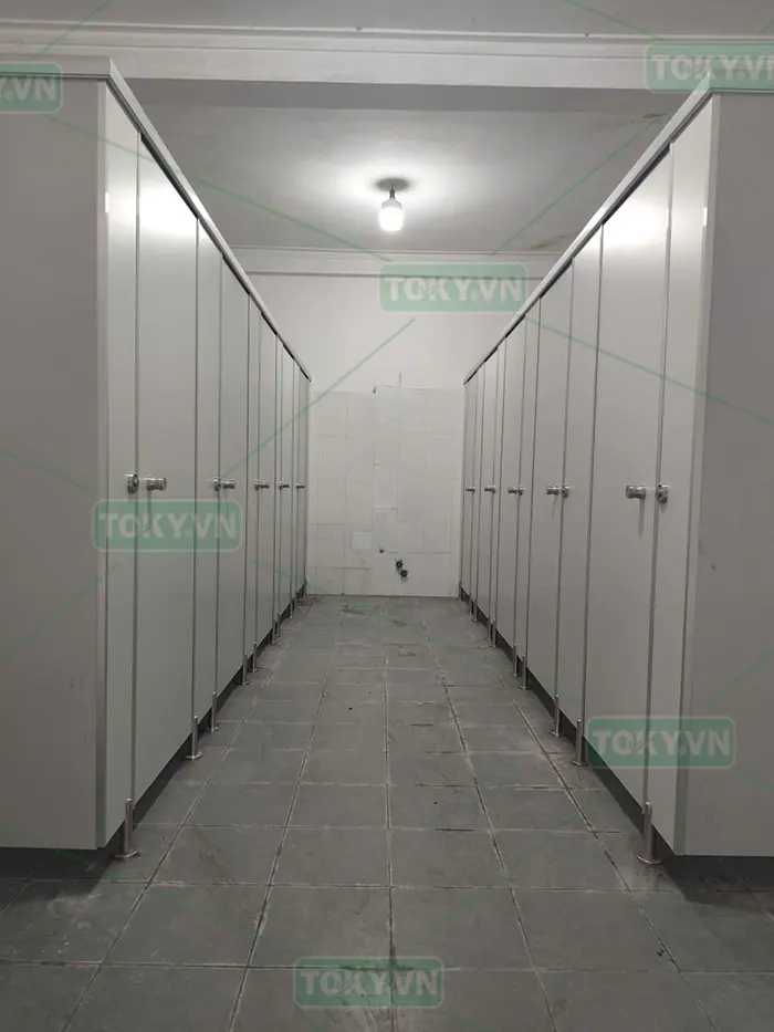 Cung cấp, thi công vách ngăn Compact cho Công ty Cơ khí Hoàng Bách