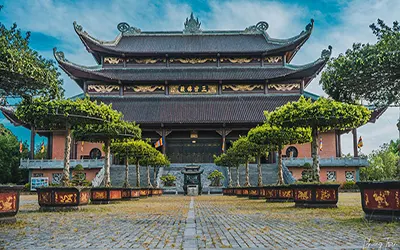 Tổng hợp công trình vách ngăn vệ sinh cho nhà chùa, UBND, Sân bay, Ga tàu, trạm dừng nghỉ, Nhà thi đấu, Công viên,...