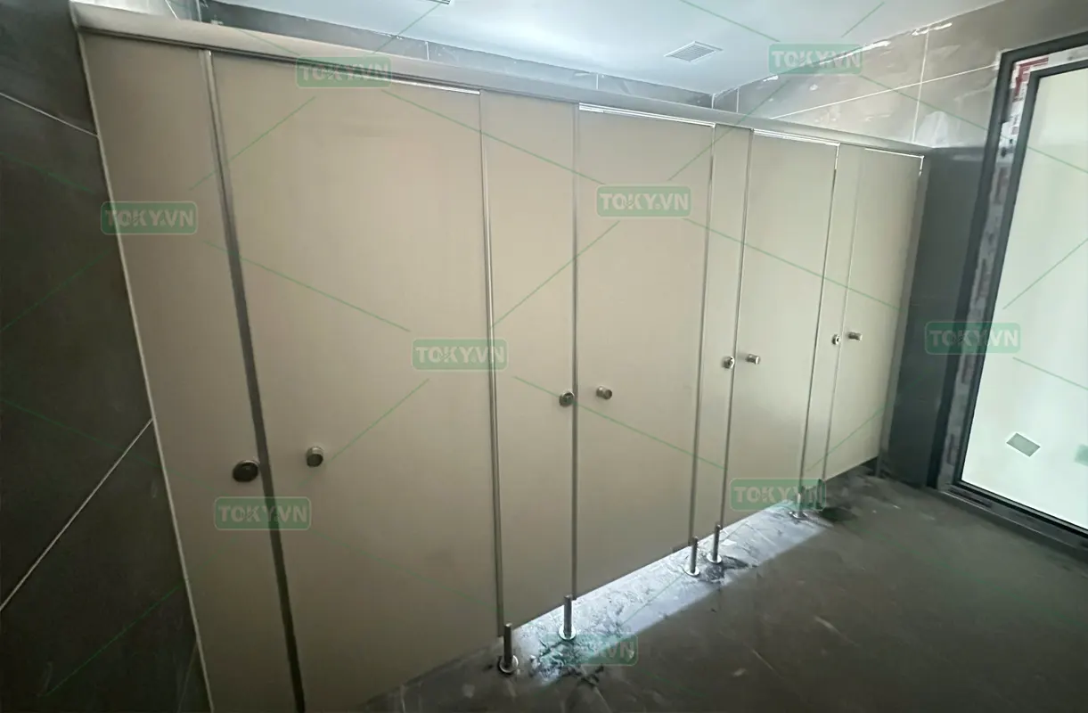 Dự án vách ngăn vệ sinh cho Tòa Văn phòng Điều hành KCN Minh Đức