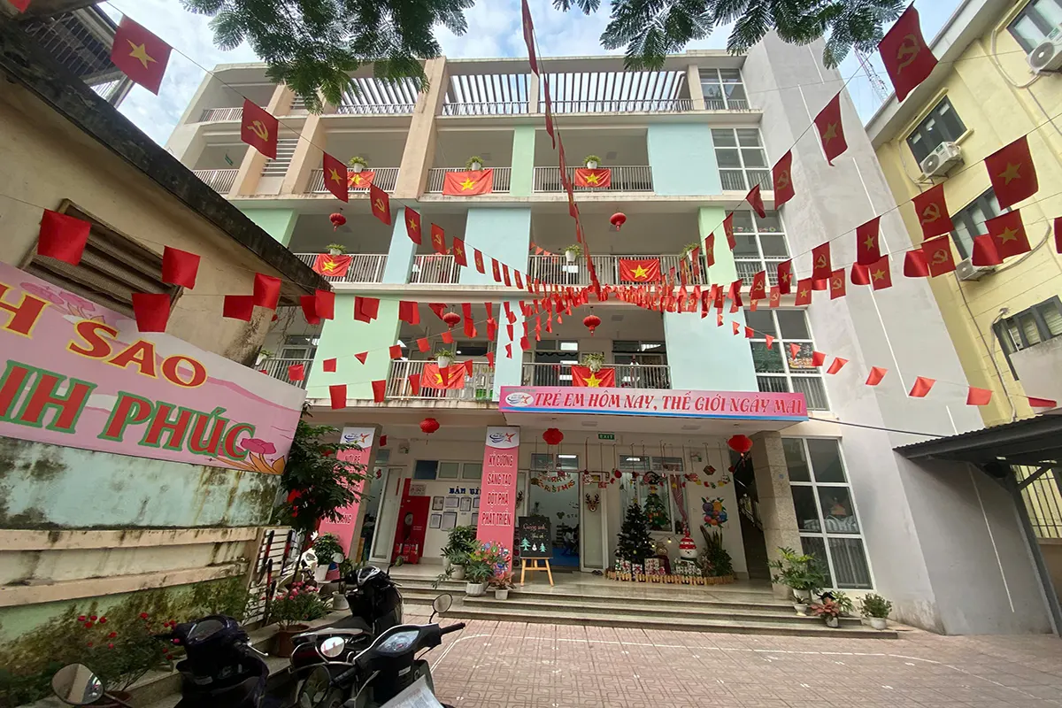 TOKY thi công vách ngăn vệ sinh Trường Mầm non Ánh Sao