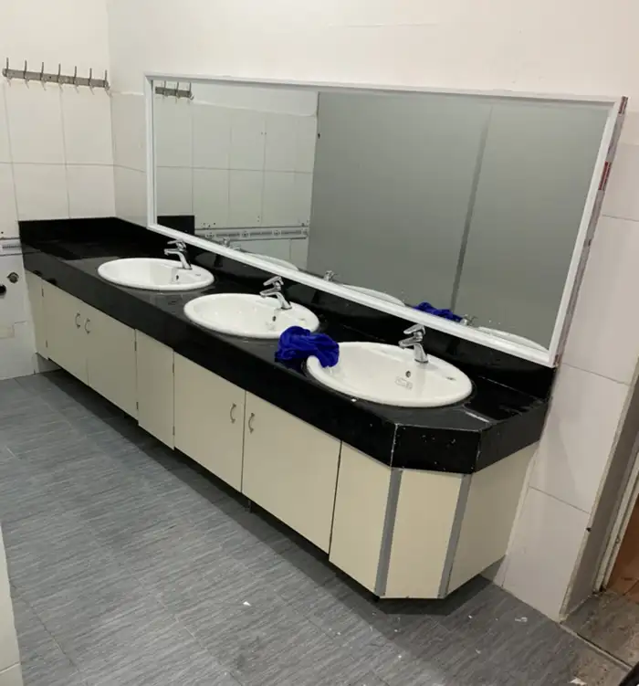 Tấm Compact làm tủ lavabo