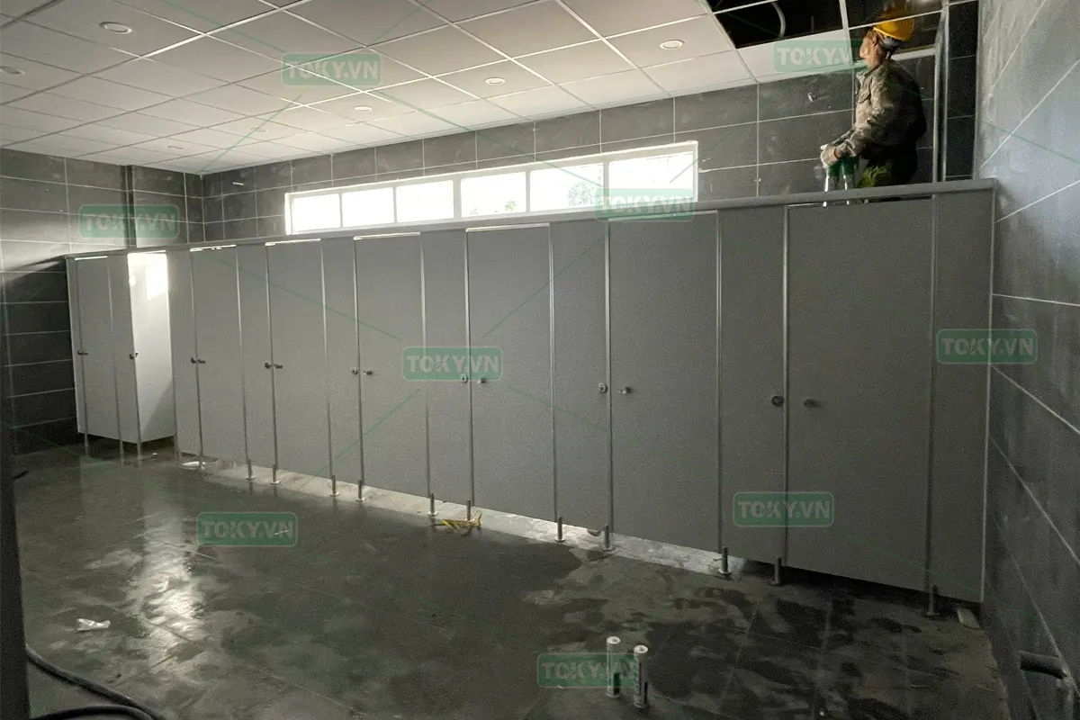Dự án vách ngăn vệ sinh tấm Compact cho nhà máy An Phát (An Phat Bioplastics)