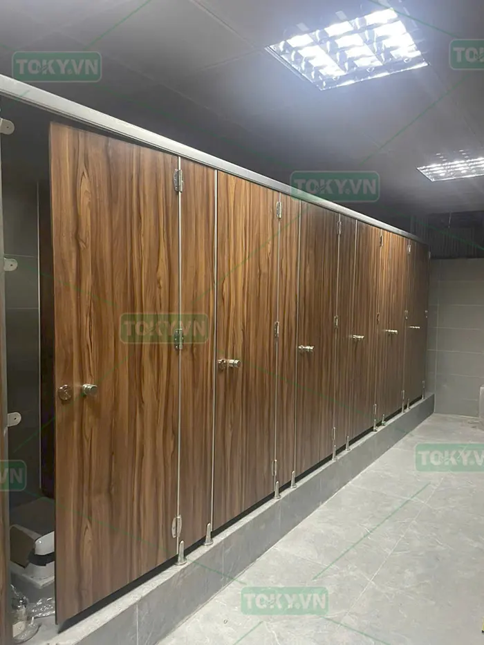 Vách ngăn vệ sinh cho khách sạn - Ngân sách tối ưu, chất lượng đảm bảo 2 Vách ngăn vệ sinh cho khách sạn - Ngân sách tối ưu, chất lượng đảm bảo