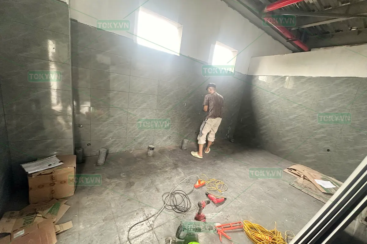 TOKY hoàn thiện 200m2 vách ngăn vệ sinh Công ty cổ phần Thành Công
