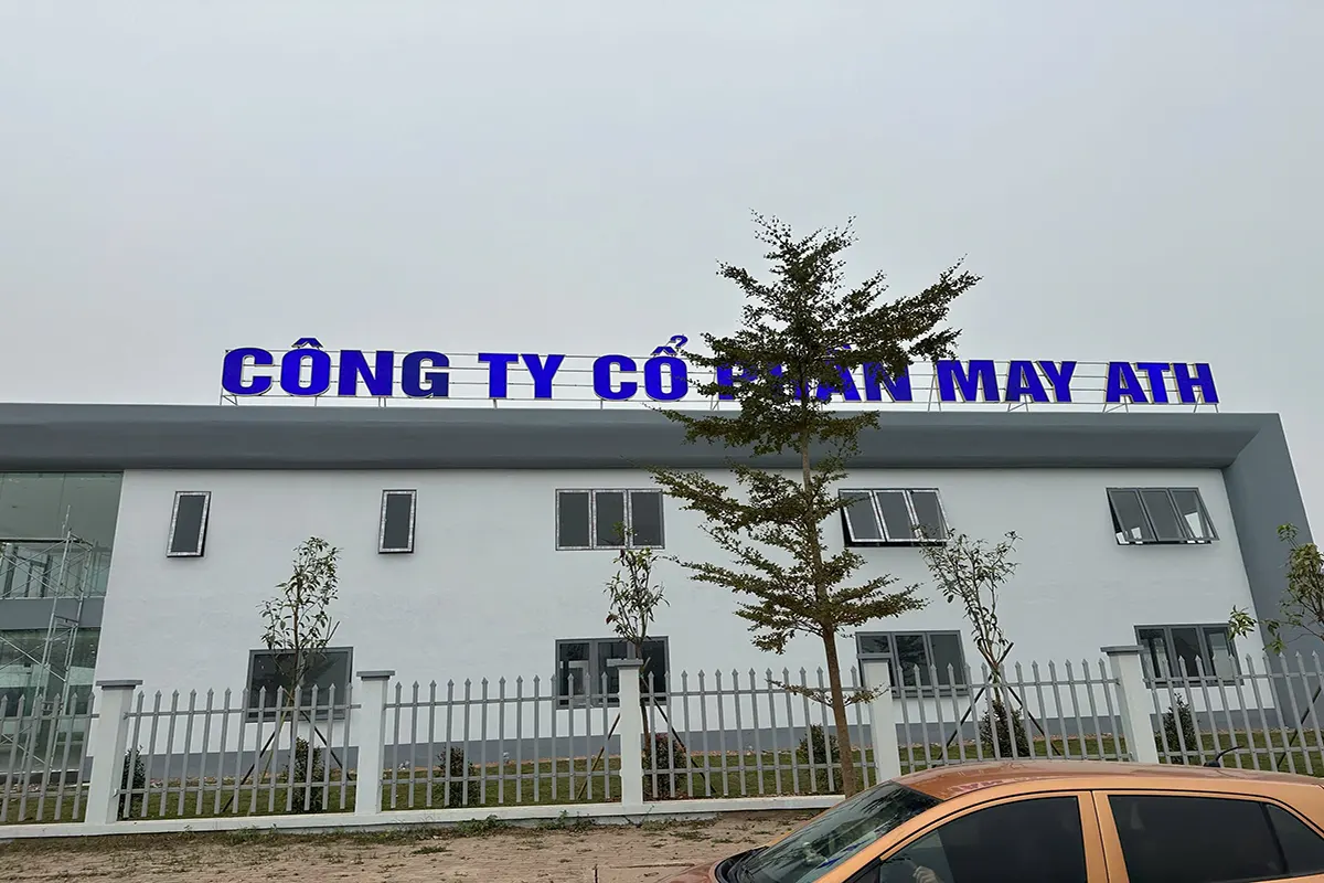 Toky hoàn thiện 300m2 vách ngăn vệ sinh Công ty cổ phần May ATH