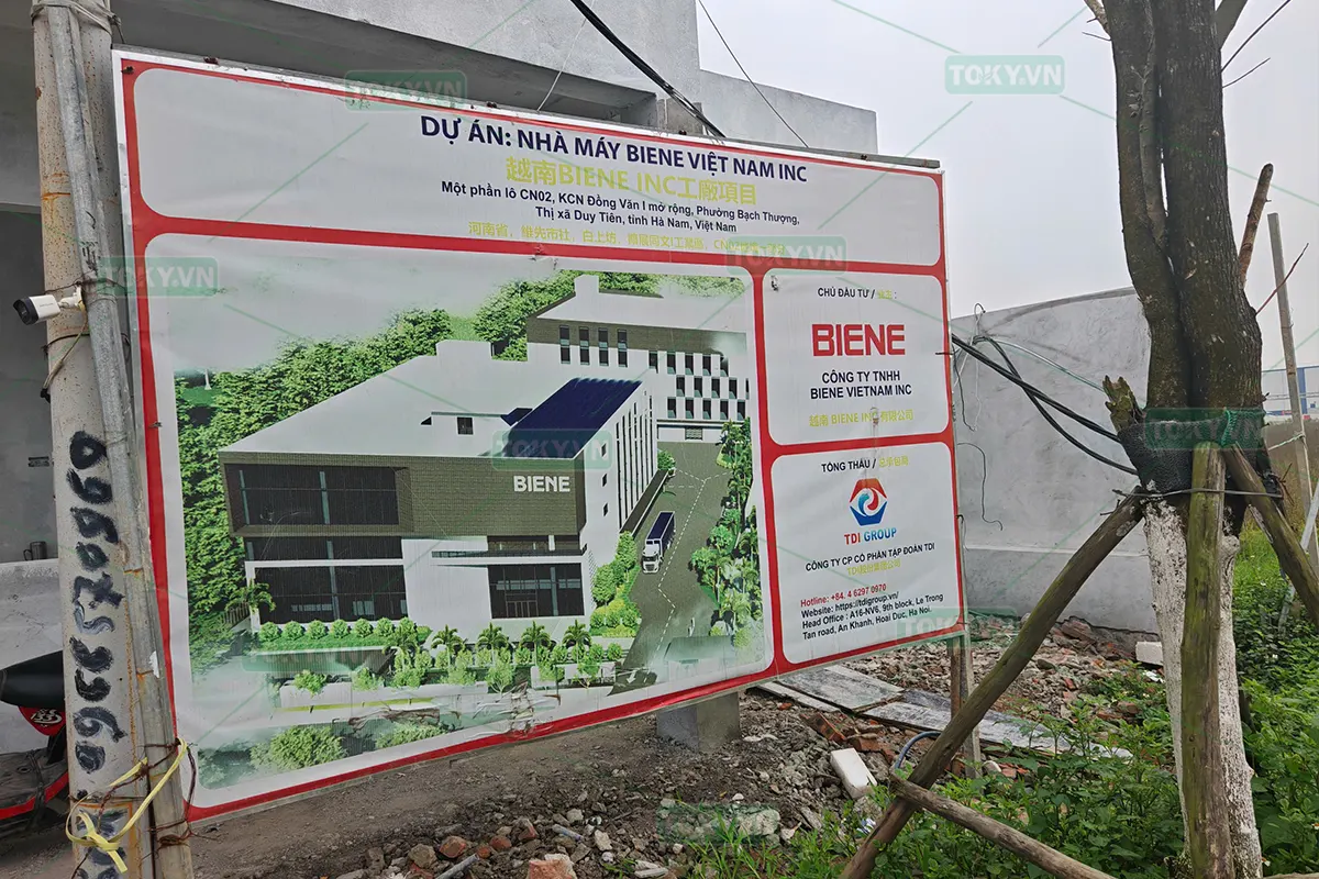 350m² vách ngăn vệ sinh nhà máy Biene – Bài toán thi công thực tế và cách TOKY triển khai