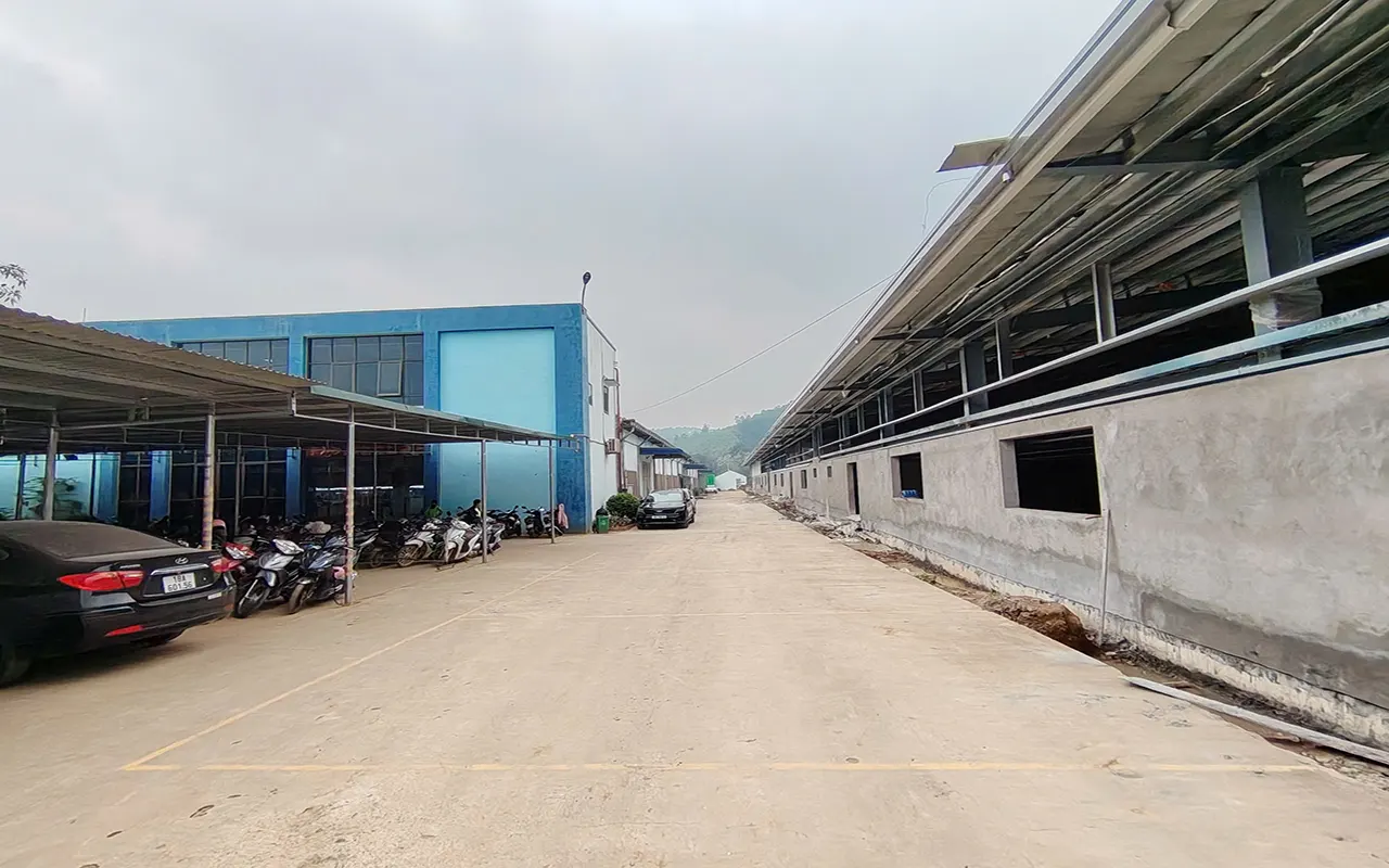 Hoàn thiện 150m² vách ngăn vệ sinh cho Nhà Điều hành dự án Light City – Thanh Hóa