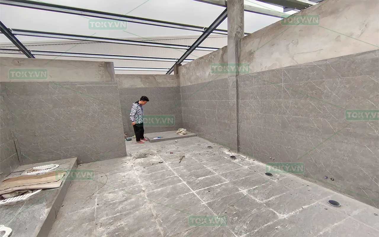 Hoàn thiện 150m² vách ngăn vệ sinh cho Nhà Điều hành dự án Light City – Thanh Hóa