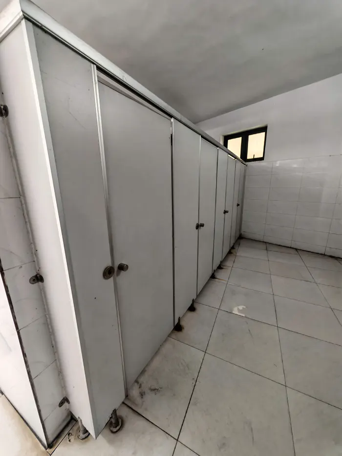 Khi nào nên cải tạo hay nâng cấp vách ngăn vệ sinh Compact? 1 Khi nào nên cải tạo hay nâng cấp vách ngăn vệ sinh Compact?