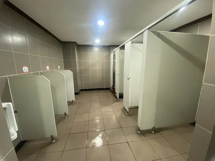 Khi nào nên cải tạo hay nâng cấp vách ngăn vệ sinh Compact? 3 Khi nào nên cải tạo hay nâng cấp vách ngăn vệ sinh Compact?