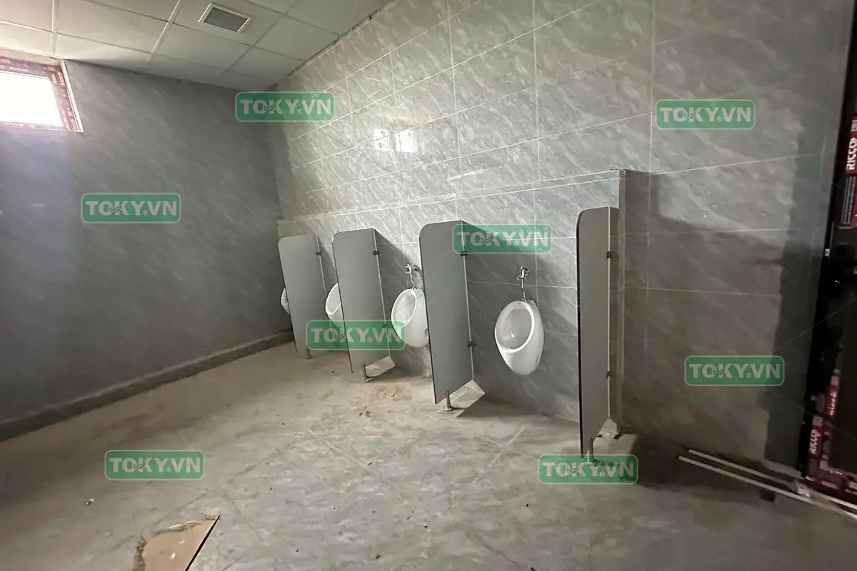 TOKY bàn giao 1300m2 thi công vách ngăn vệ sinh compact tại nhà máy HDK Quảng Ninh