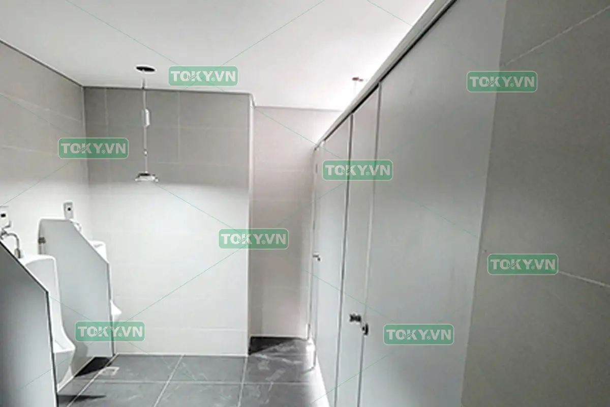 400m2 vách ngăn vệ sinh Compact cho tòa nhà BIDV 545 Nguyễn Văn Cừ