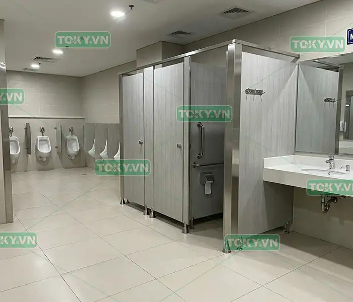 Thách thức lớn trong kiểm soát nhiễm khuẩn tại nhà vệ sinh bệnh viện