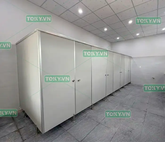 10 sai lầm khi thi công vách ngăn vệ sinh Compact cần tránh 1 10 sai lầm khi thi công vách ngăn vệ sinh Compact cần tránh