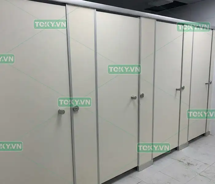 Lắp đặt vách ngăn vệ sinh Compact cho nhà thi đấu tối ưu chi phí 3 Quy trình 5 bước thi công vách ngăn vệ sinh Compact cho nhà thi đấu chuẩn kỹ thuật tại Toky
