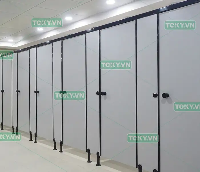 Biện pháp kỹ thuật bắt buộc khi thi công vách ngăn vệ sinh Compact 18mm hạng nặng
