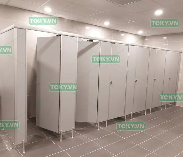 10 sai lầm khi thi công vách ngăn vệ sinh Compact cần tránh 3 Bố trí số lượng buồng vệ sinh đáp ứng đủ mật độ sử dụng